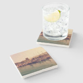 Lebhafter Retro-Korallenuntergang Bodrum Hafen Küs Steinuntersetzer (Seitenansicht)