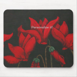 Lebhafter roter Cyclamen auf schwarzem Hintergrund Mousepad