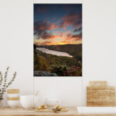 Lebhafter Sonnenaufgang über dem Wolkensee im Herb Poster (Küche)