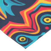 Lebhaftes Abstraktes ethnisches Huichol-Stammmuste Tischdecke (Schrägansicht)