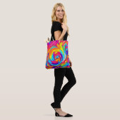 Lebhaftes Abstraktes Swirl Artwork Tasche (Am Model)