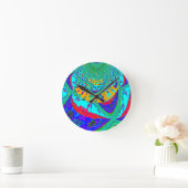 Lebhaftes Blumenmuster: brasilianischer Tribute Ea Runde Wanduhr (Zuhause)