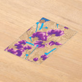 Lebhaftes Blumenmuster mit lila und blauem f Acryleinladungen (Ablage )