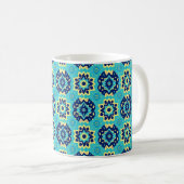 Lebhaftes Boho Chic Geometric Floral Pattern Kaffeetasse (VorderseiteRechts)