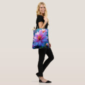 Lebhaftes Ethereal Bloom Artwork Tasche (Am Model)