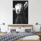 Lebhaftes farbenfrohes Vollkorb-Babyziege-Portrait Leinwanddruck (Insitu (Schlafzimmer))