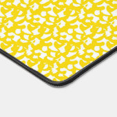 Lebhaftes gelbes Muster, abstraktes Design Schreibtischunterlage (Ecke)