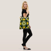 Lebhaftes geometrisches Blumendesign Tasche (Am Model)