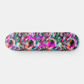 Lebhaftes Graffiti mit Pink 'Ride Fast Live Free' Skateboard (Horizontal)