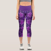Lebhaftes Hypnotic Lila Blume Fraktal Capri Leggings (Vorderseite)