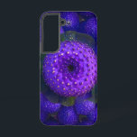 Lebhaftes Lila Speckle-Muster-Gehäuse Samsung Galaxy Hülle<br><div class="desc">Wrap dein Handy in lebendigen, einzigartigen Stil! Dieser Zazzle Tough Phone Case zeigt eine atemberaubende nah-up-Abbildung eines dichten, abstrakten natürlichen Musters. Tief lila, abgerundete Formen mit charakteristischen, holprigen Texturen werden durch aufwändige Gelb- und Weißspinken abgedeckt, was eine faszinierende visuelle Textur schafft. Die grünen Blätter vermischen das Design und sorgen für...</div>