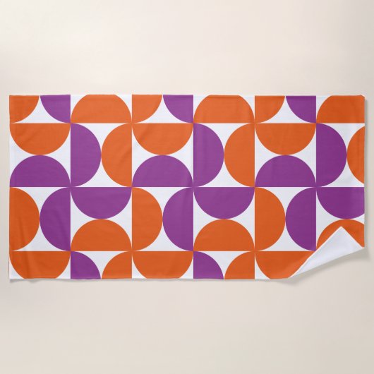 Lebhaftes Mittelalter Moderne Strandtuch (Vorderseite)