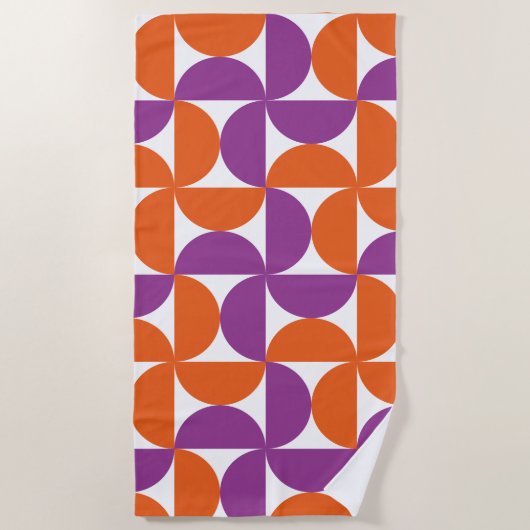 Lebhaftes Mittelalter Moderne Strandtuch (Vorderseite)