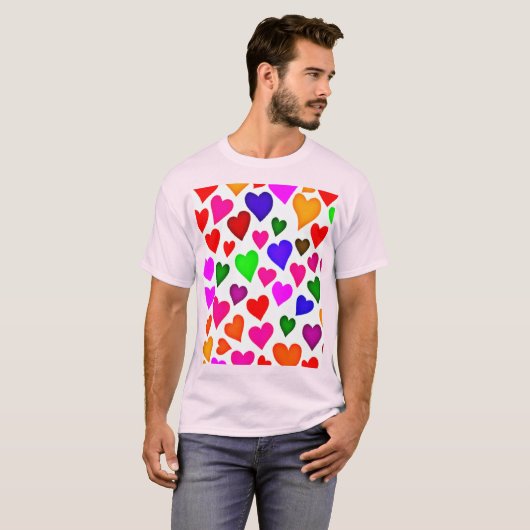Lebhaftes Multicolor Herzmuster T-Shirt (Vorne ganz)