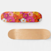 Lebhaftes, nahtloses Daisy-Muster Skateboard (Horizontal)