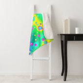 Lebhaftes Neon Blaze Muster Sherpadecke (Beispiel)