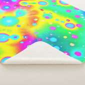 Lebhaftes Neon Blaze Muster Sherpadecke (3/4)