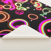 Lebhaftes Neon Glow Muster Sherpadecke (3/4)