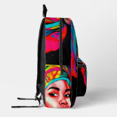 Lebhaftes Portrait mit farbenfroher Kopfbedeckung Bedruckter Rucksack (Links)