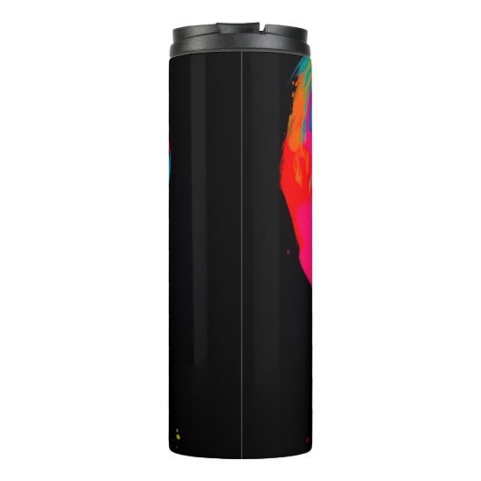 Lebhaftes Portrait mit farbenfroher Kopfbedeckung Thermosbecher (Rückseite)