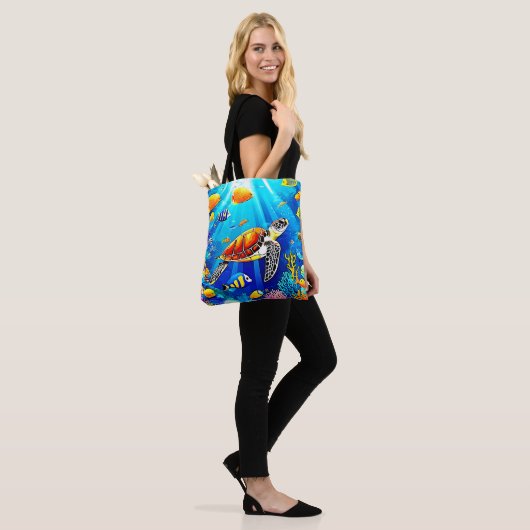 Lebhaftes Riff: Schildkrötenreich Tasche (Am Model)