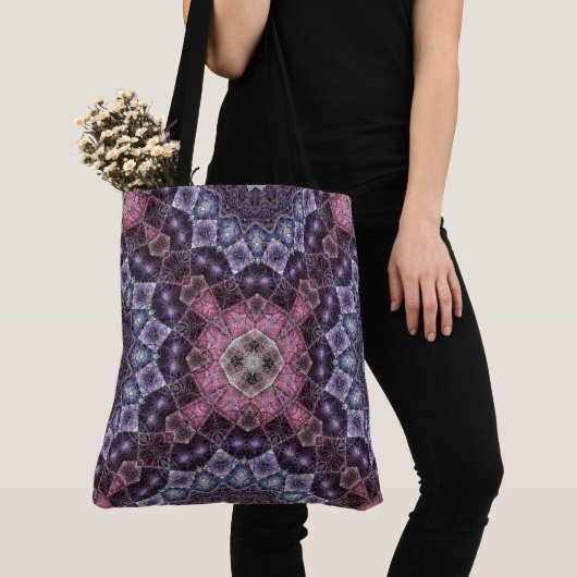 Lebhaftes rosa und Lila Mandala-Webmuster Tasche (Von Nahem)