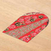 Lebhaftes rotes Gewebe, mit viel Blumen und Acryleinladungen (Ablage )