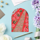 Lebhaftes rotes Gewebe, mit viel Blumen und Acryleinladungen (Insitu (Hochzeit))