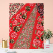 Lebhaftes rotes Gewebe, mit viel Blumen und Acrylschild (Hochzeit)