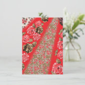 Lebhaftes rotes Gewebe, mit viel Blumen und Begleitkarte (Stehend Vorderseite)