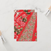 Lebhaftes rotes Gewebe, mit viel Blumen und Karte (Vorderseite/Rückseite Beispiel)
