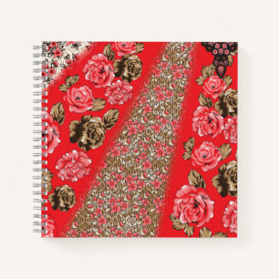 Lebhaftes rotes Gewebe, mit viel Blumen und Notizblock