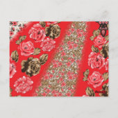 Lebhaftes rotes Gewebe, mit viel Blumen und Postkarte (Rückseite)