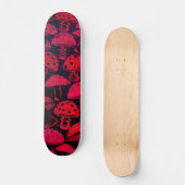 Lebhaftes rotes Mushroom-Muster Skateboard (Vorderseite)