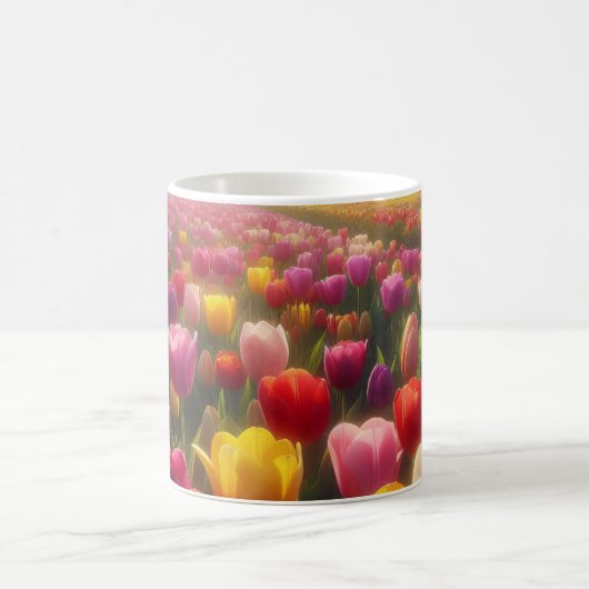 Lebhaftes Tulip-Feld im vollen Leben Kaffeetasse (Mittel)