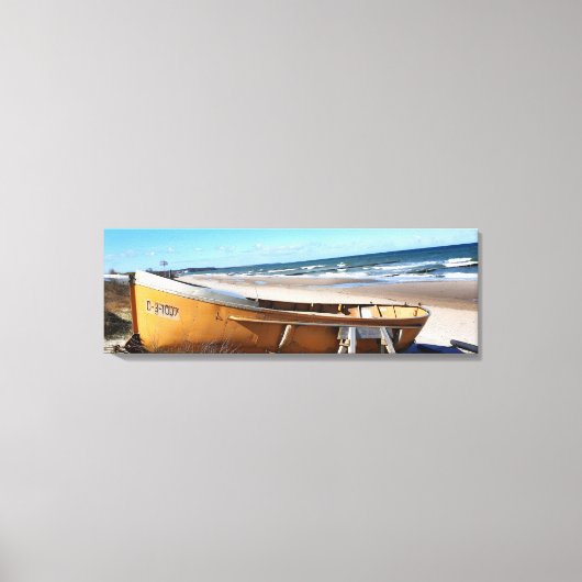 Lebhaftes Yellow Boat an der Küste Fotografie Leinwanddruck (Vorderseite)