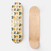 Lebhaftes Zitrusfrüchtemuster mit grünen Blätter ( Skateboard (Vorderseite)