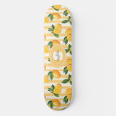 Lebhaftes Zitrusfrüchtemuster mit grünen Blätter ( Skateboard (Vorderseite)
