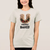 Lebkuchen-Weihnachtsinitial Buchstabe U Tri-Blend Shirt (Vorderseite)
