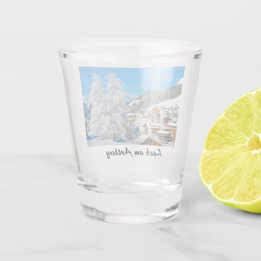Lech am Arlberg in Österreich im Winter Souvenir Schnapsglas (Rückseite)