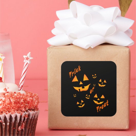 Leckerei oder Trick und Jack-O-Lantern Augen und L Quadratischer Aufkleber (Party)
