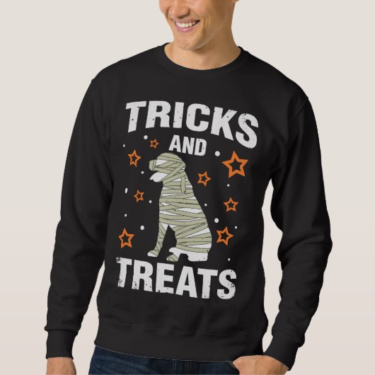 Leckereien und Amp Tricks Rottweiler Halloween Kos Sweatshirt (Vorderseite)