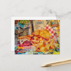 Leckeres Sandwich und Chips Mixed-Media-Collage Postkarte