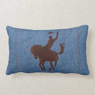 Leder Cowboy und Pferd auf Denim (Lumbar Kissen) Lendenkissen