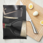 Ledergürtel & Weinflasche 2025 Kalender Geschirrtuch (Viertel Falte)