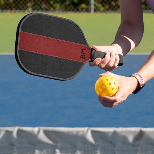 Lederstreifen aus schwarzem und rotem Imitat Pickleball Schläger (InSitu)
