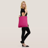 Ledertextur aus rosa Leder Tasche (Am Model)