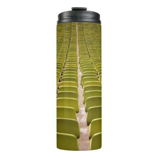 Leer gelber Stuhlplatz Thermosbecher (Vorderseite)