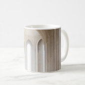LEERE KATHEDRALE INNERHALB KAFFEETASSE (VorderseiteRechts)