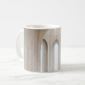 LEERE KATHEDRALE INNERHALB KAFFEETASSE (Vorderseite Links)